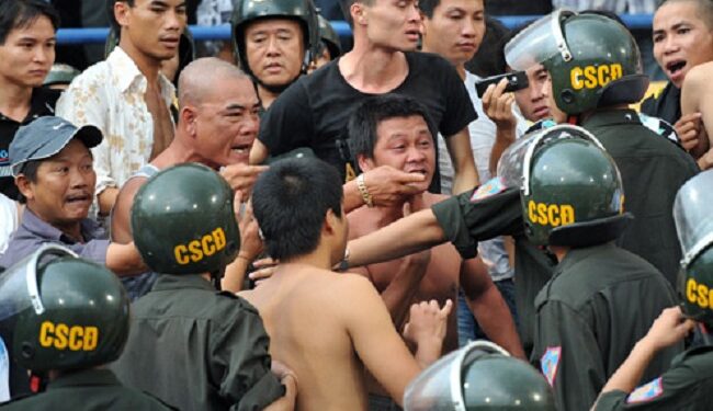 Tụ tập gây mất trật tự công cộng bị xử phạt như thế nào?