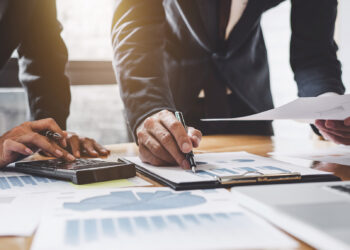 Mẹo tránh rắc rối pháp lý cho doanh nghiệp