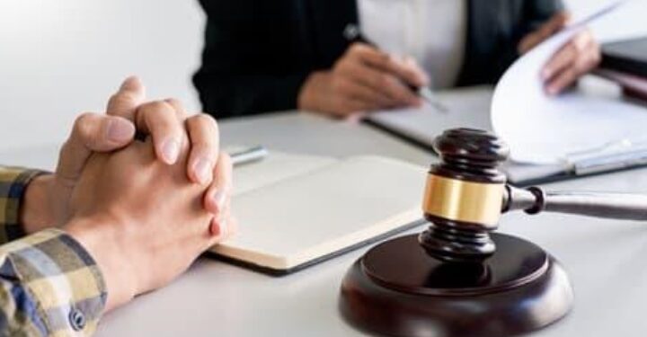 Chi phí thù lao cho người làm chứng, người chứng kiến là bao nhiêu từ 1/7? Người làm chứng trong tố tụng hình sự là ai?